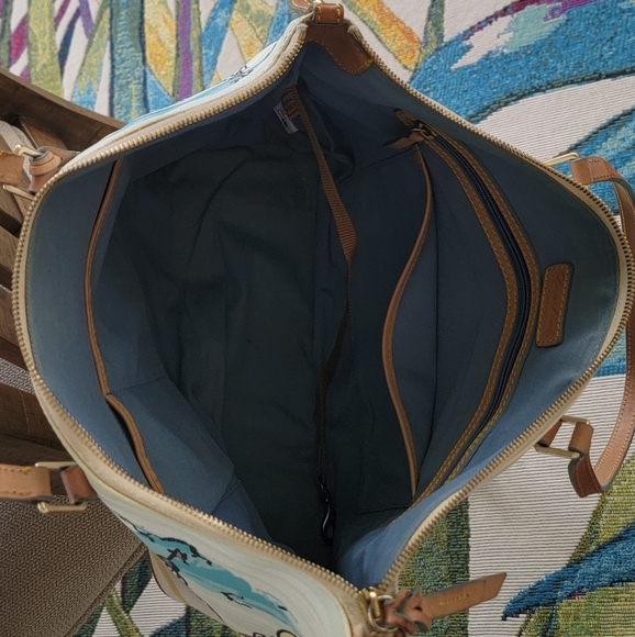 Mickey & Minnie Castle- Shopper Tote Dooney & Bourke - Cream and Tan - Picture 5 of 6